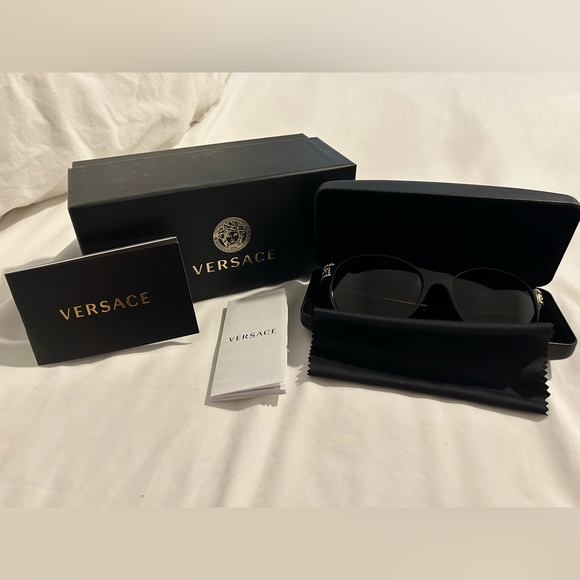 Versace Greca Sunglasses - Picture 5 of 7